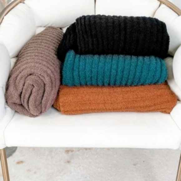POL Other - POL Cozy Teal Knit Throw Blanket